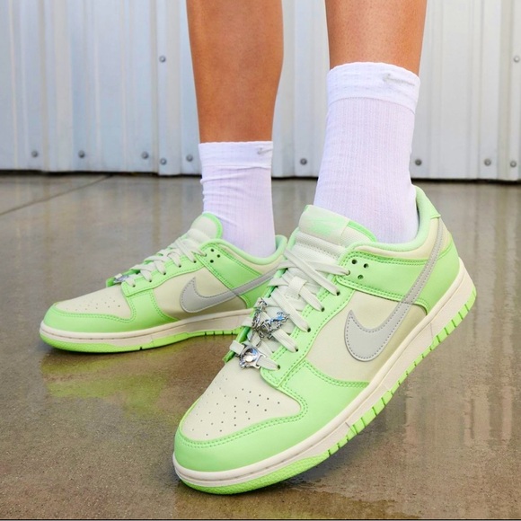 nike sea glass dunk